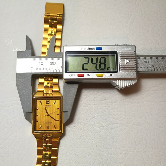 Citizen Gold Tone Tank Style Watch 1032-R wristwatch main image 10